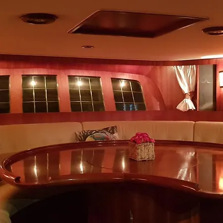 Botel Sooty Albatros San Miguel de Abona