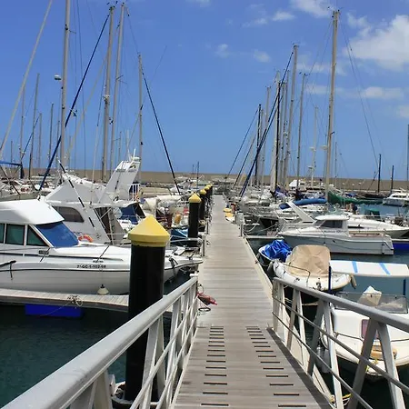 Sooty Albatros Botel *